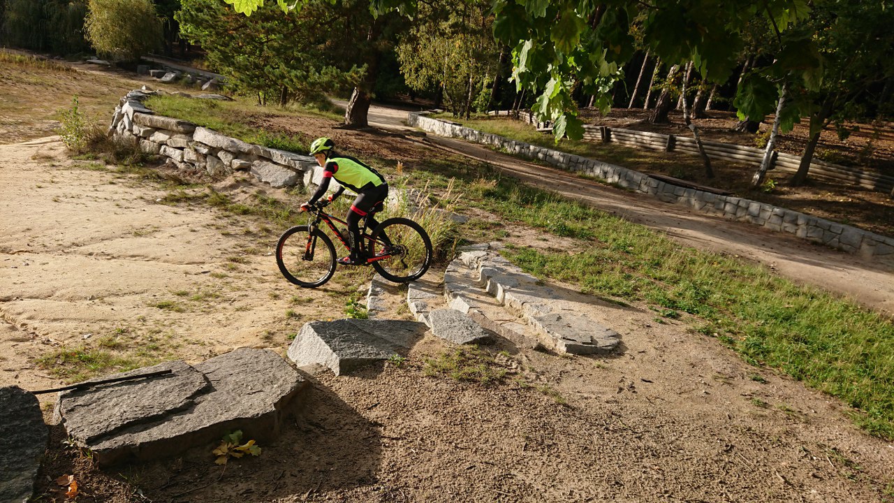 https://www.kempy-chaty.cz/sites/default/files/turistika/18._bikeherat_-_holky_na_kole_1280x720.jpg