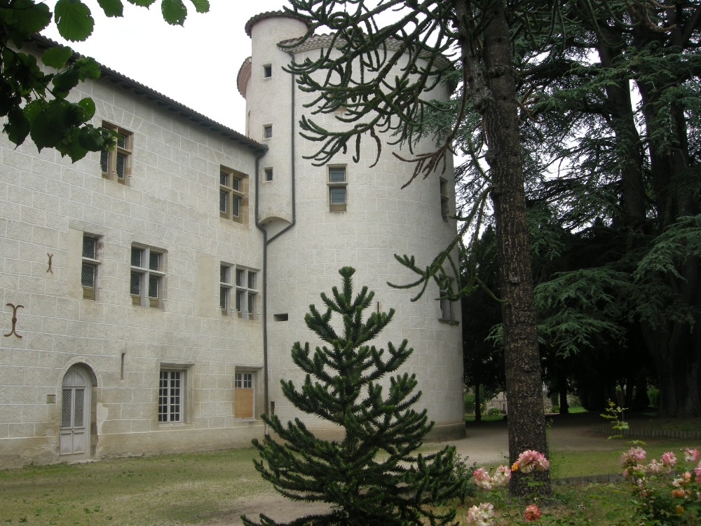 https://www.kempy-chaty.cz/sites/default/files/turistika/dscn0556-aurec_sur_loire.jpg