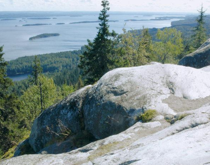 https://www.kempy-chaty.cz/sites/default/files/turistika/karelia_-_hory_lesy.png