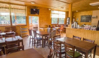 Koupaliště a kemp Pecka - stravování a restaurace