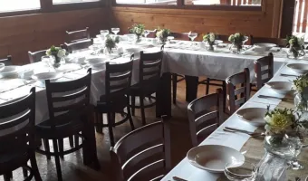 Koupaliště a kemp Pecka - stravování a restaurace