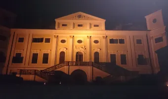 Netradiční pohled na zámek