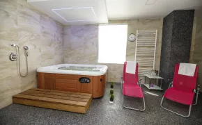 Wellness v penzionu - sauna a vířivka Dobříš