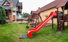 Penzion a restaurace U Kapličky - ubytování Malá Hraštice, střední Čechy