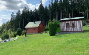 Chaty nad Koupalištěm - chaty Borová, rodinné chaty Pardubicko