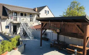 Vinařství & Apartmány Káňa - ubytování Přítluky jižní Morava, apartmán s bazénem, penziony Jihomoravský kraj