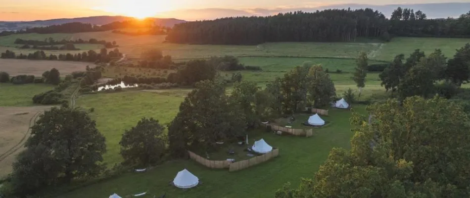 Glamping Hive Čmelíny - stanování kemp Plzeň