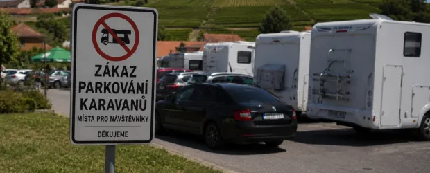 Zákaz parkování - cestování s karavanem - Jižní Morava
