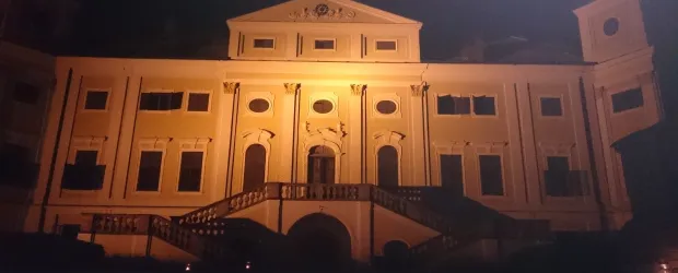 Netradiční pohled na zámek